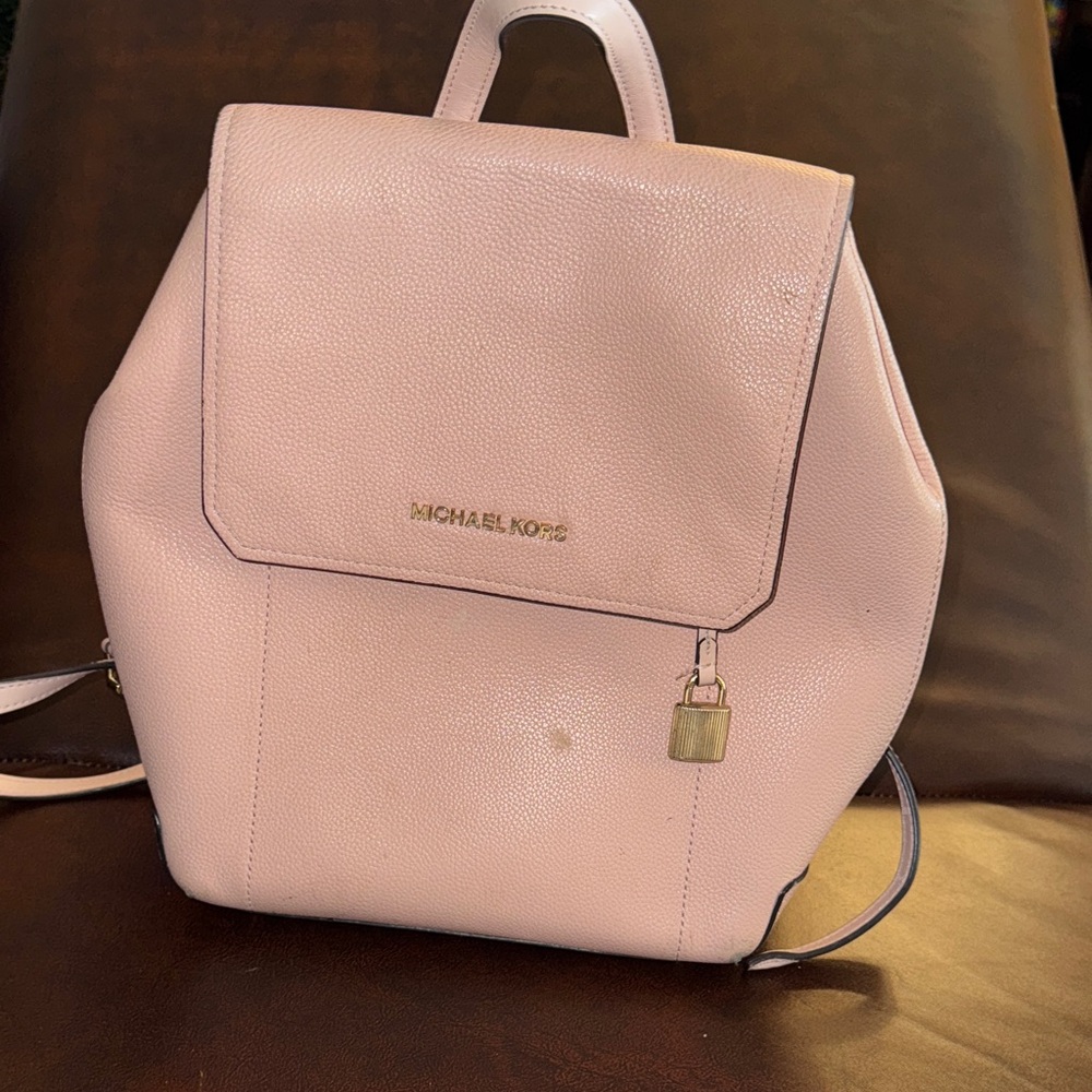 Michael Kors Blush Pink Backpack 🎒 pink